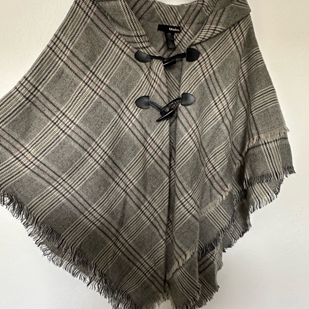 Modena Poncho - Picture 2 of 3